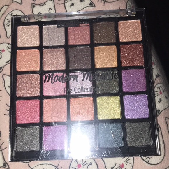 Sephora Other - 25 Metallic Eye-Shadow Pallet